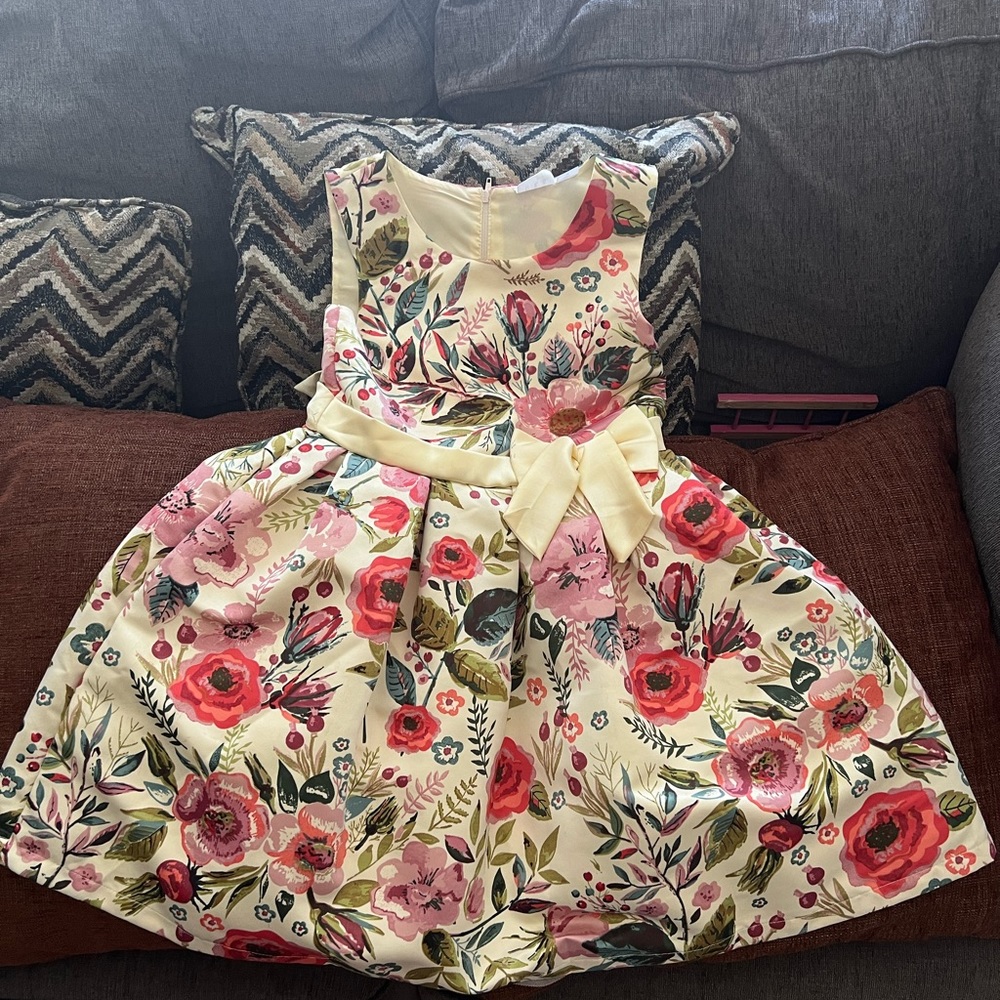 Beautiful Cream Color Floral Dress Size 10